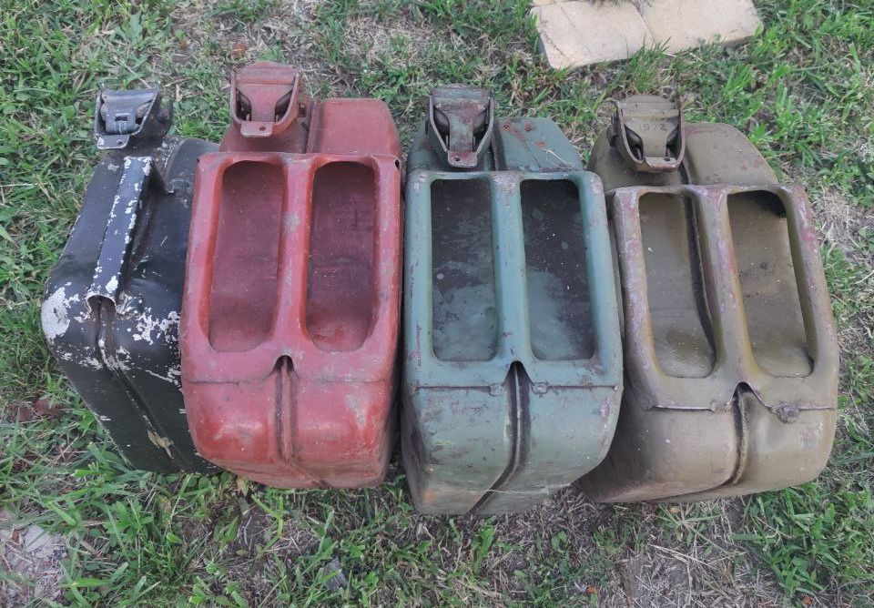 Каністри металеві 20л