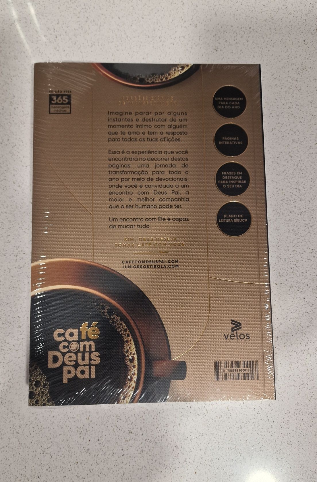 Vendo 2 livros Café com Deus Pai 2025 - Novos