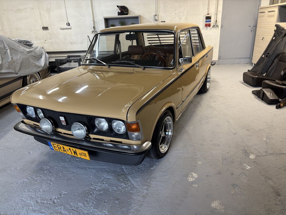 FIAT 125p piasek pustyni