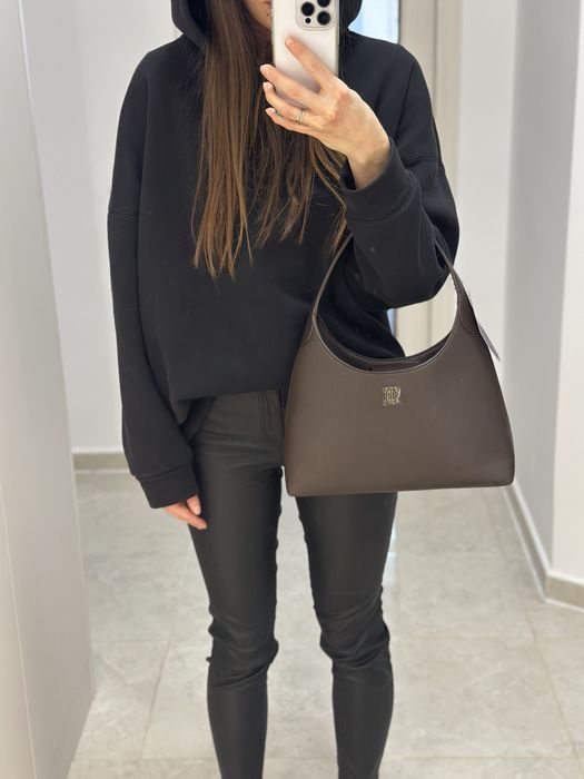 Нова жіноча сумка Tommy Hilfiger в трендовому кольор