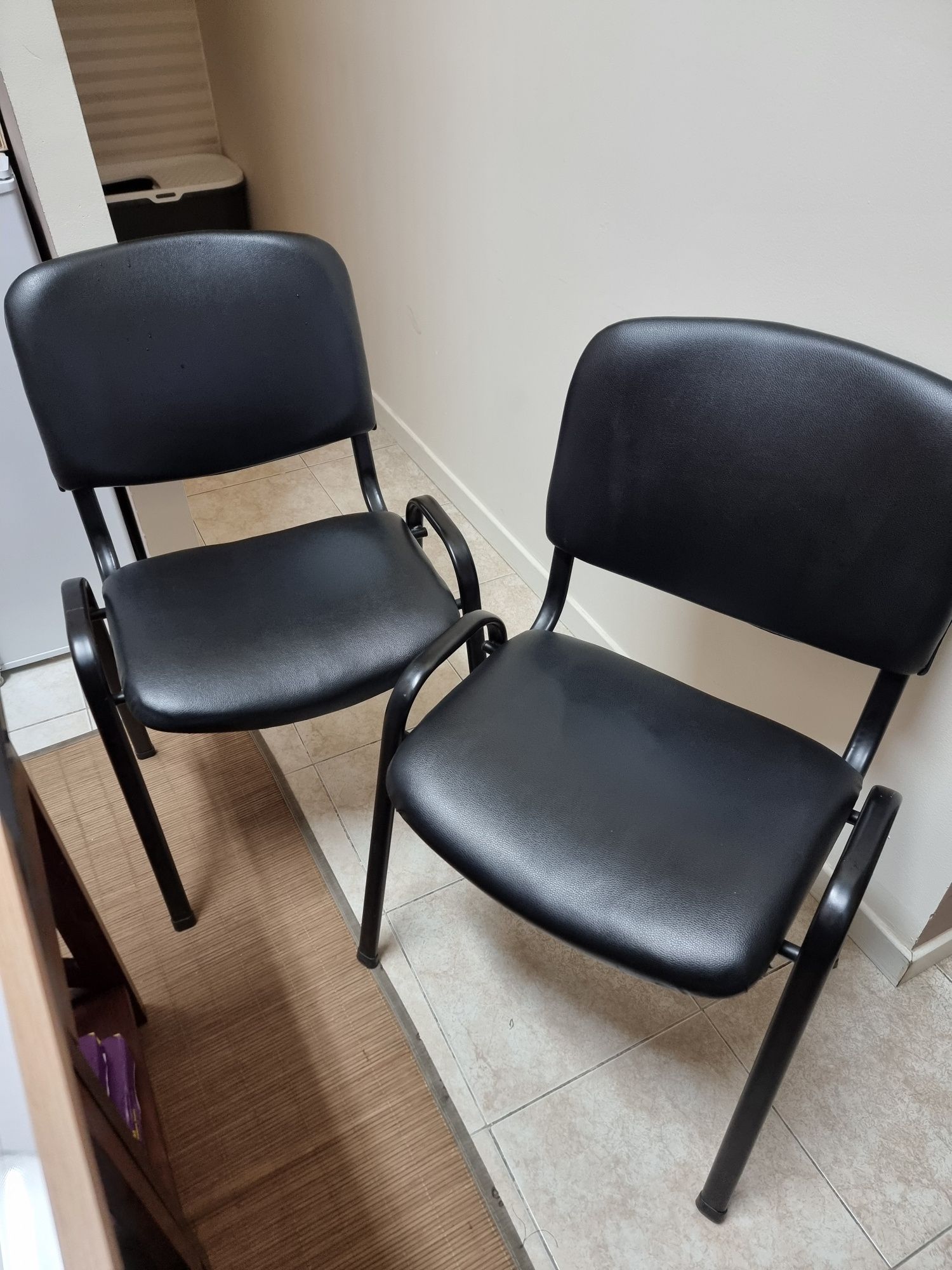 Cadeiras básicas de escritório