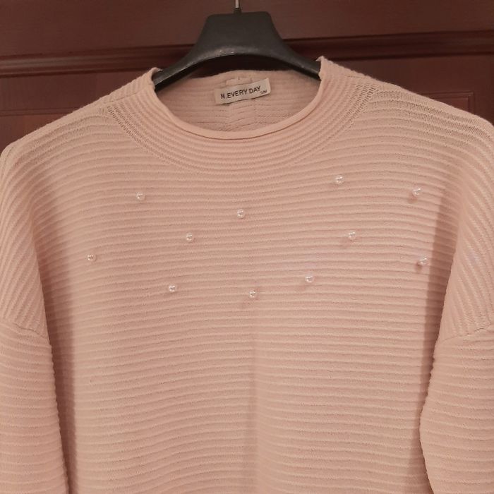 Bluzka sweterkowa z perełkami jasny pudrowy róż rozm 46