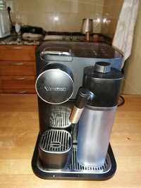 Máquina de café delonghi gran lattissima