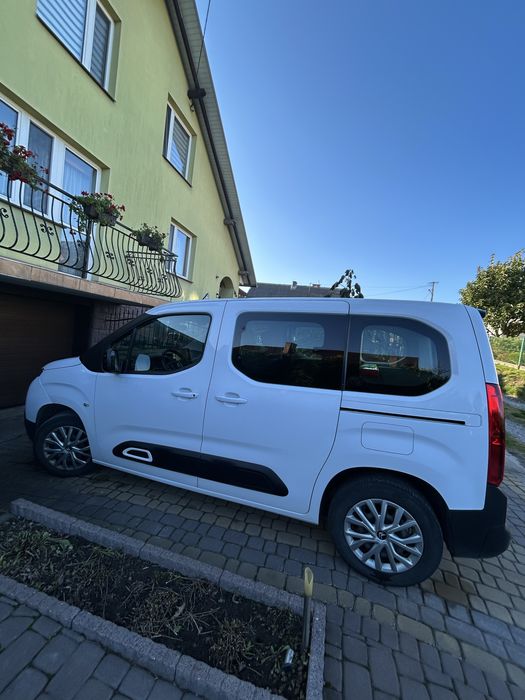 Citroen Berlingo 1.2 benzyna 2022r, bezwypadkowy, 42000km, zadbany