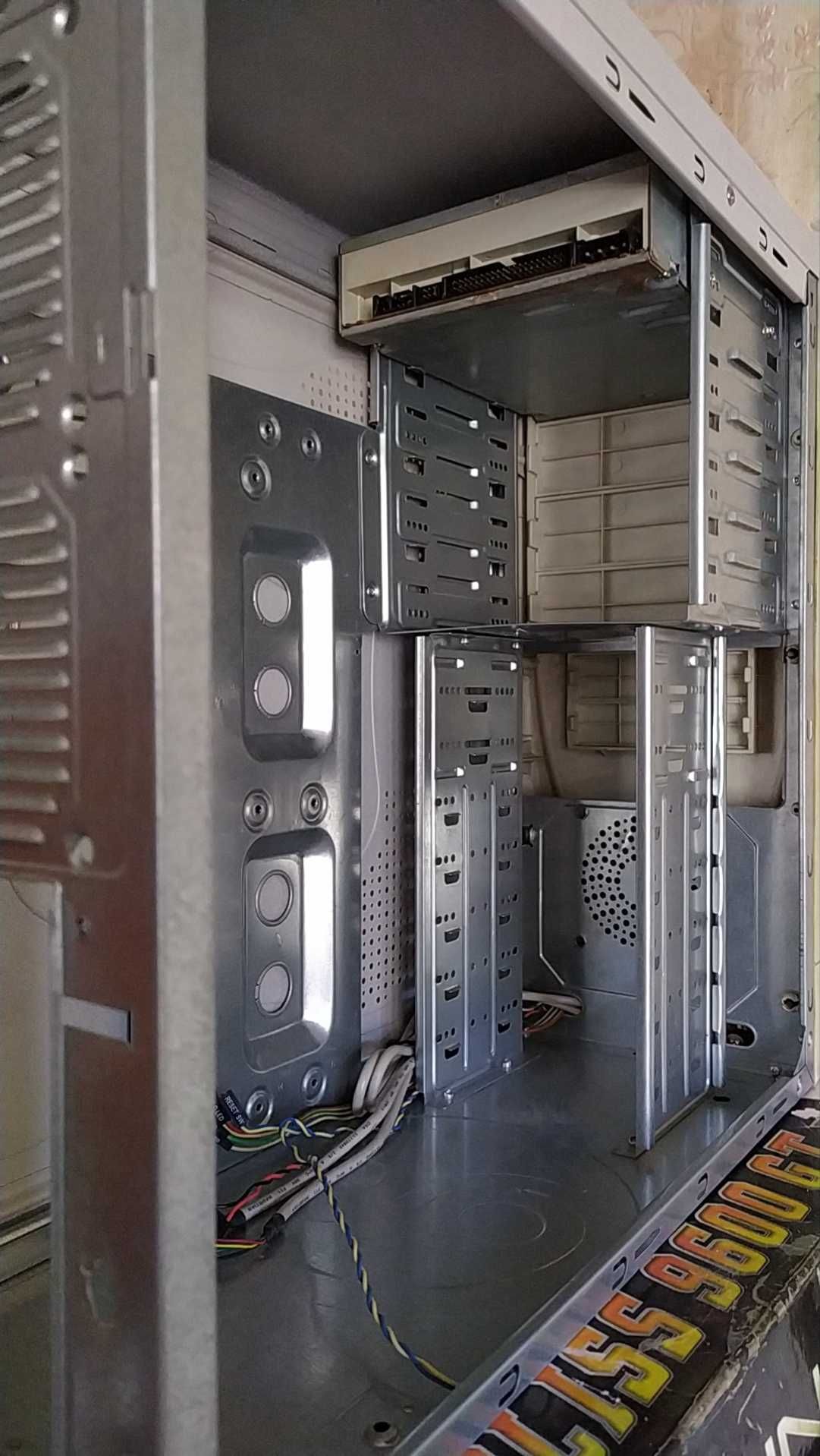 Корпус белый Midi Tower