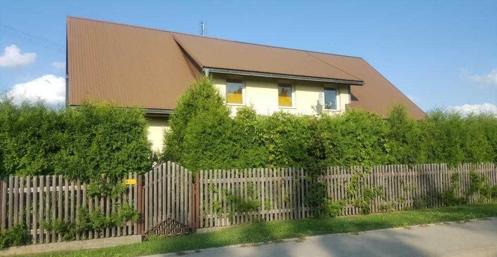 Sprzedam dom Mazurach + hala , 2 garaże.