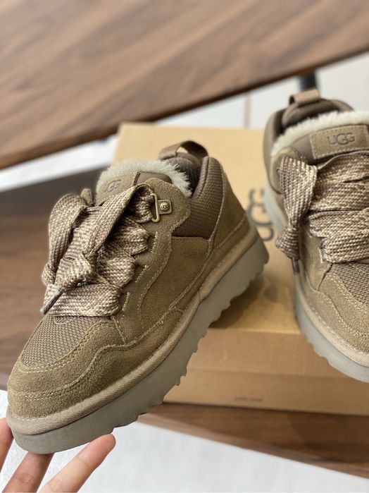 Кросівки з хутром Ugg Lowmell