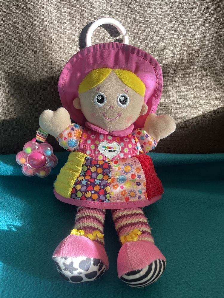 Лялька Емілі з брязкальцем Lamaze