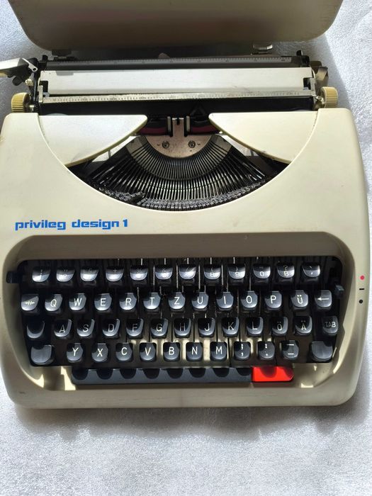 maszyna do pisania Privileg design 1