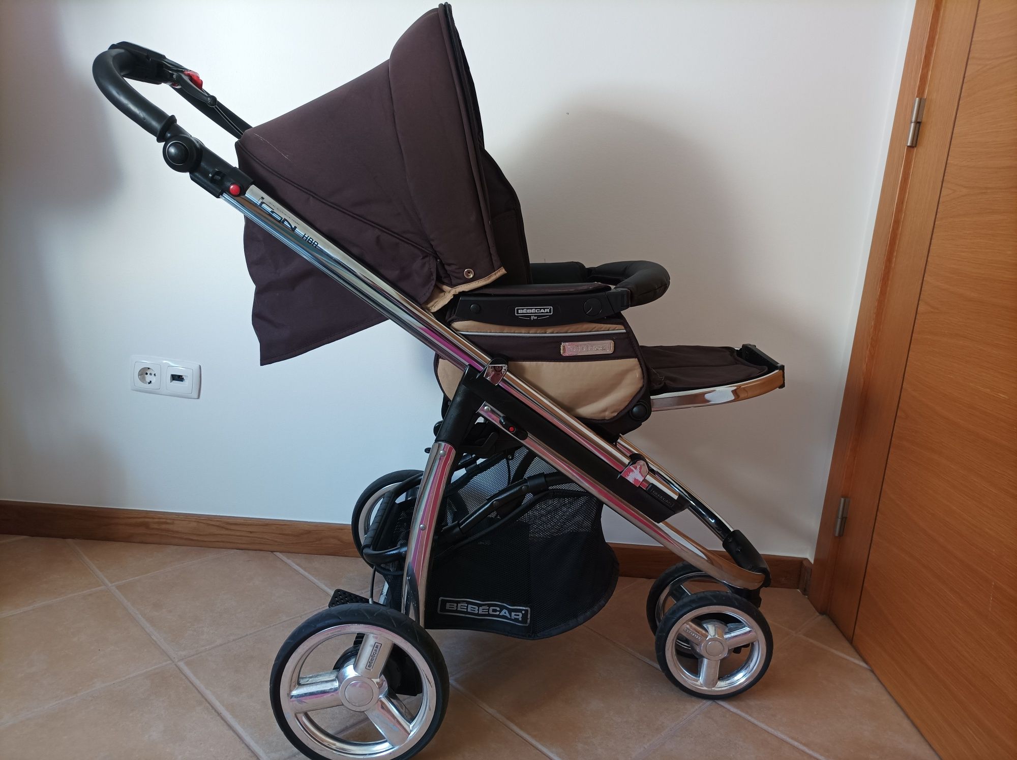 Carro de bebé marca Bébécar Ip-op e acessórios
