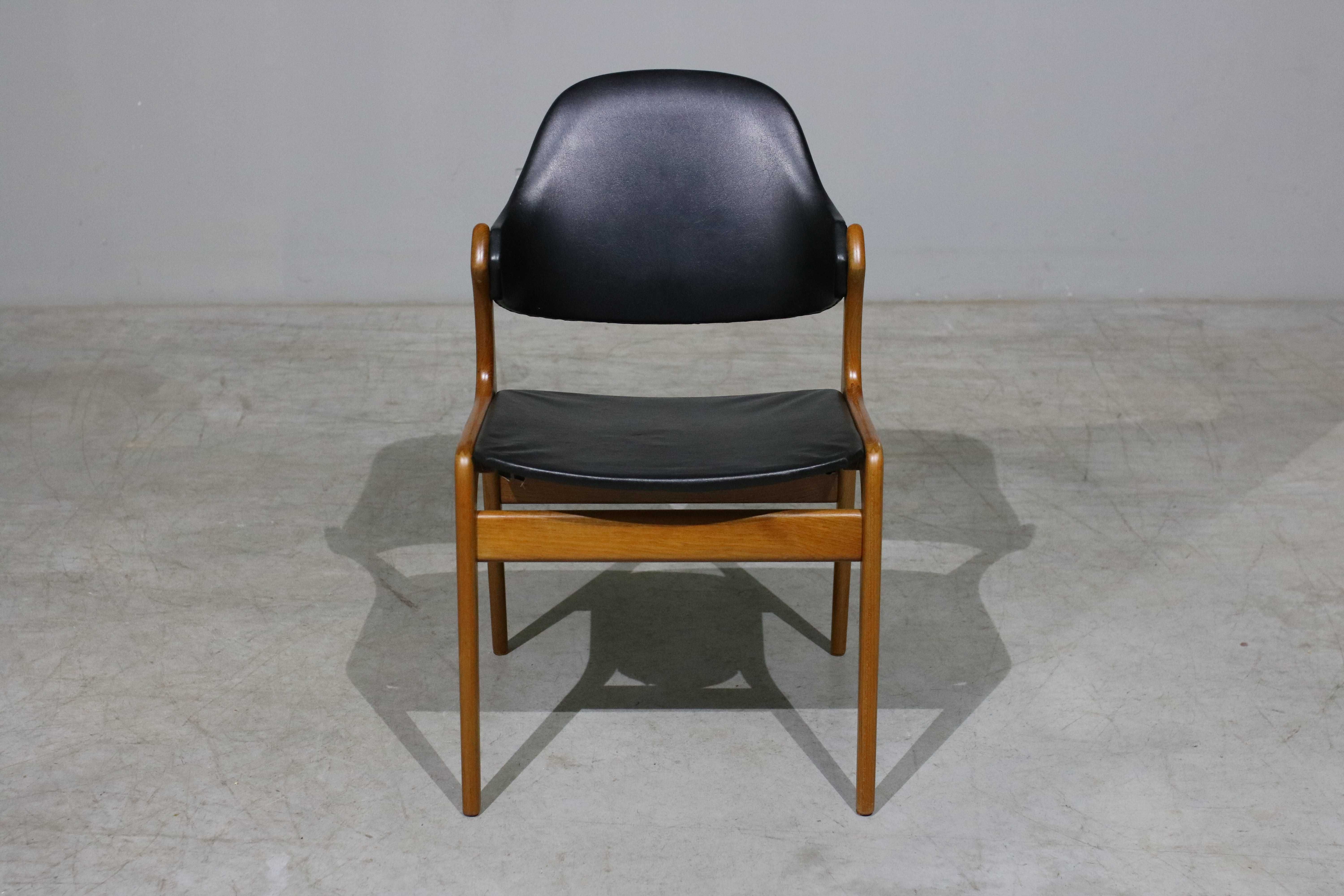 Cadeiras Eyvind A. Johansson em teca | Design nórdico