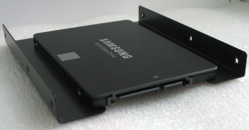 Металевий перехідник адаптер кронштейн 2,5-3,5 дюймів SSD диск HDD