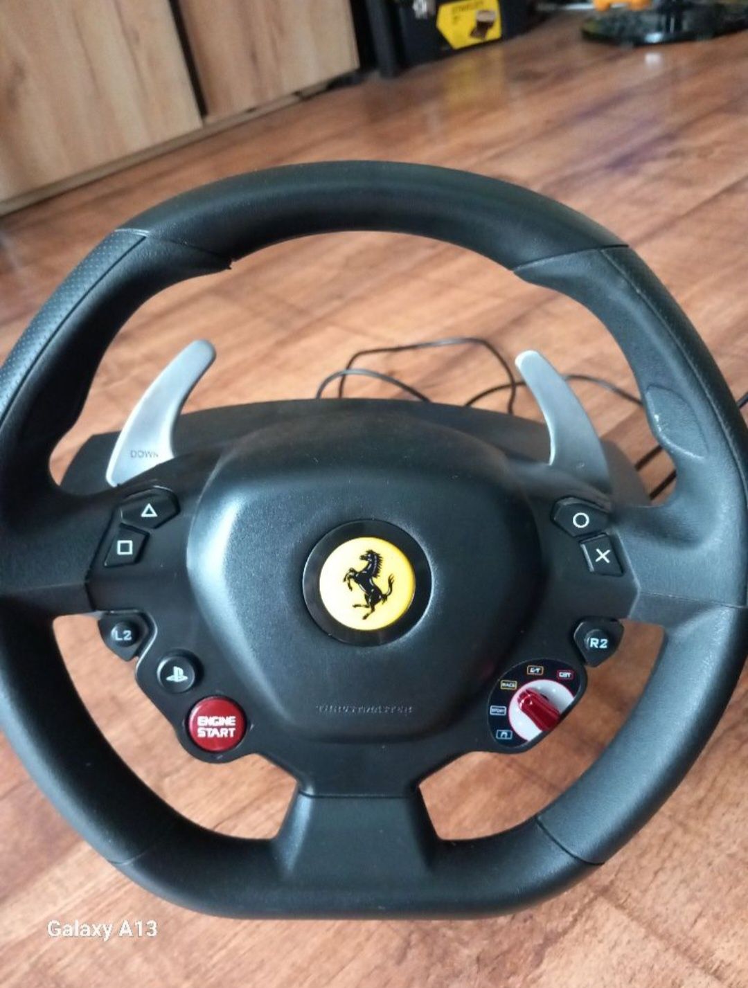 Kierownica Thrustmaster T80 Ferrari 488 GTB Edition z pedałami