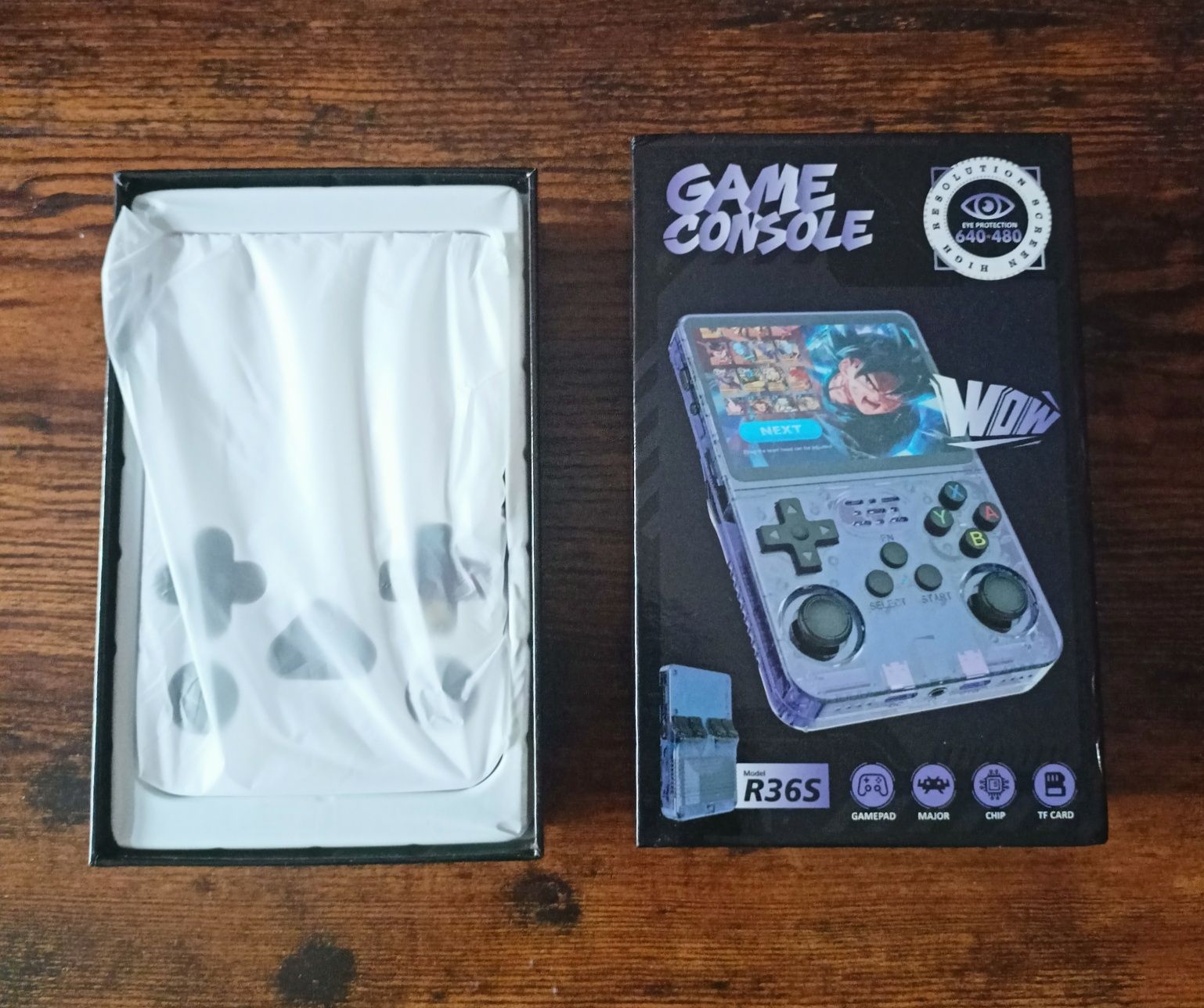 Konsola z retro grami model R36S