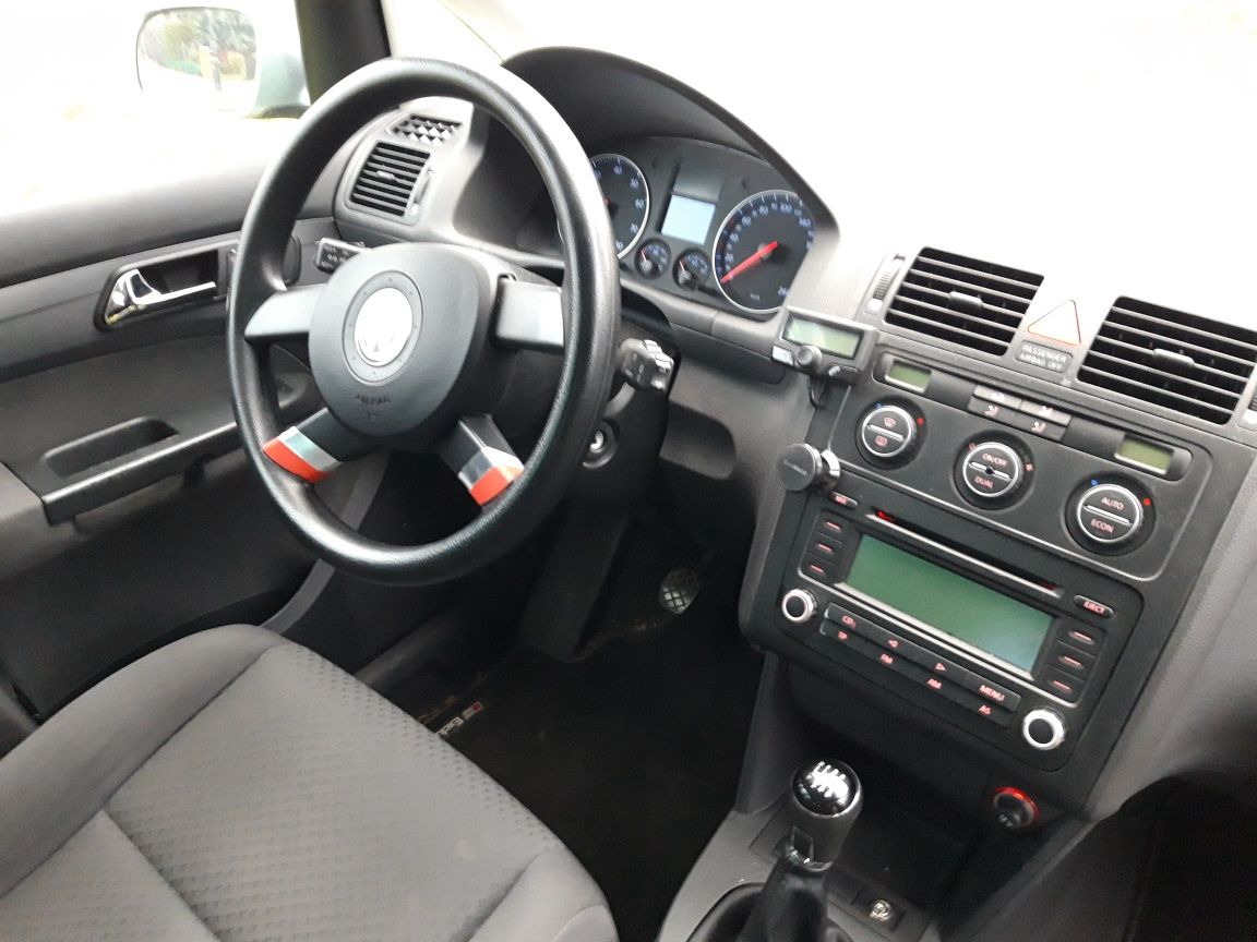 VW Touran 2006 1.6 MPI 7 miejsc bezwypadkowy z Niemiec!