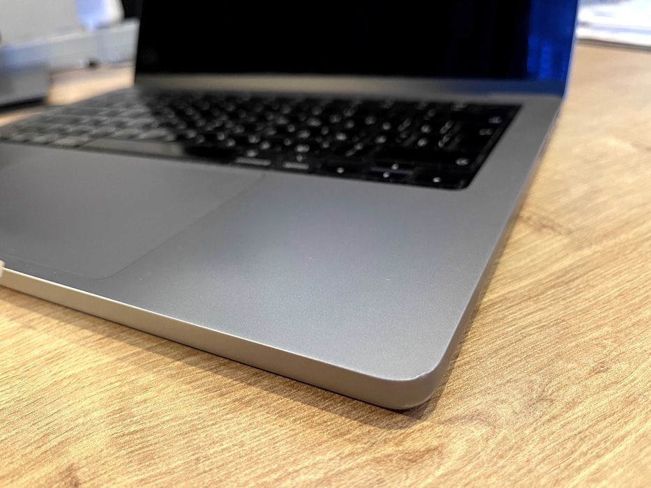 Apple MacBook Pro 14-inch (2021) M1 Pro / 16GB RAM / 512GB SSD