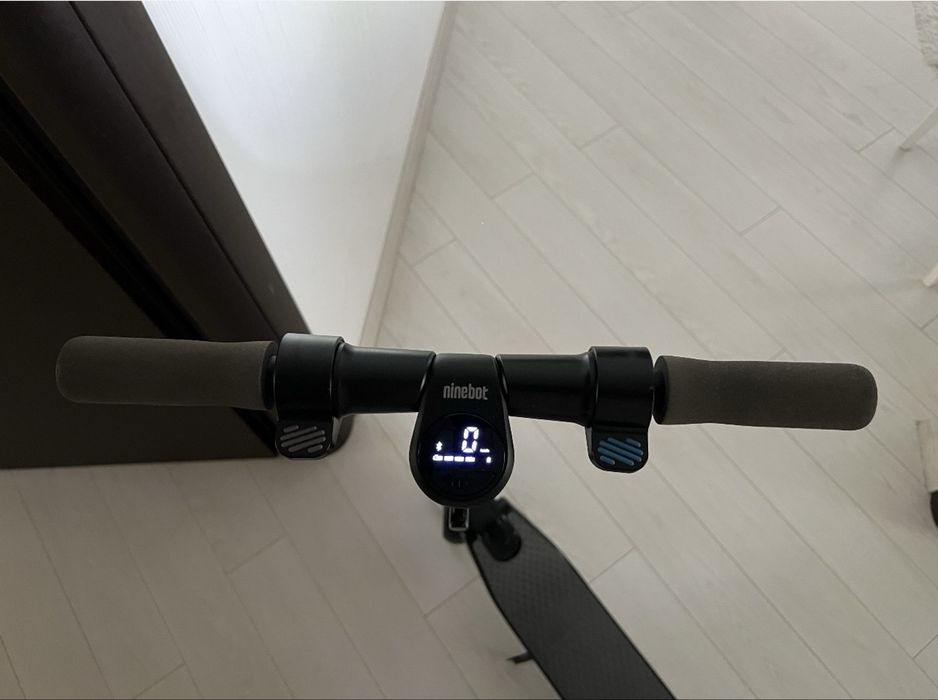 Продам Електросамокат Ninebot by Segway ES1