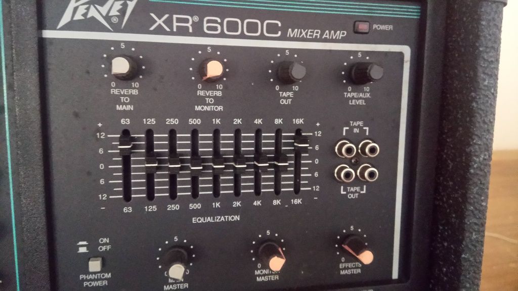 Amplificador Peavey XR 600C