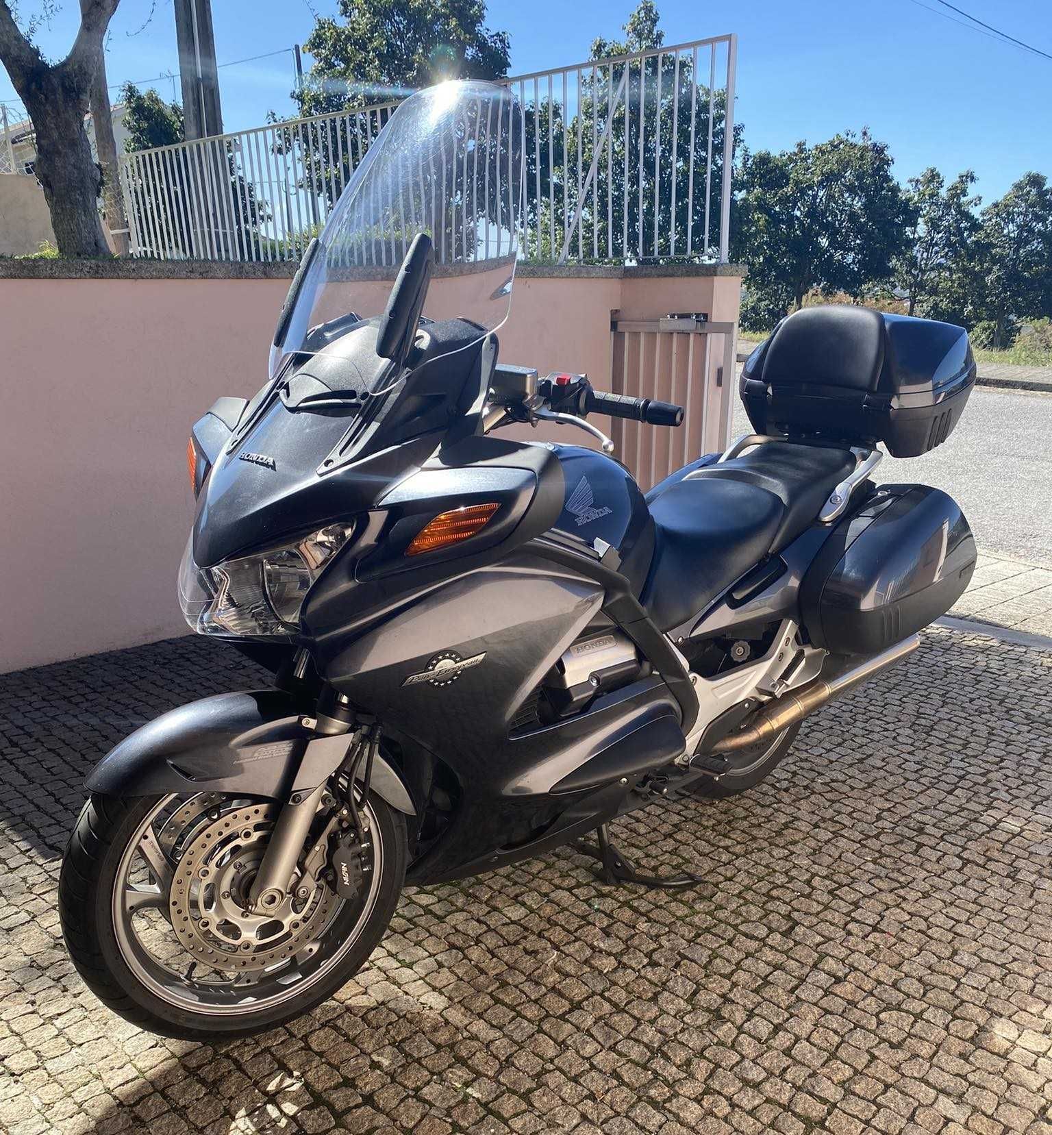 Honda Pan European 1300 nacional só 36 mil km único dono