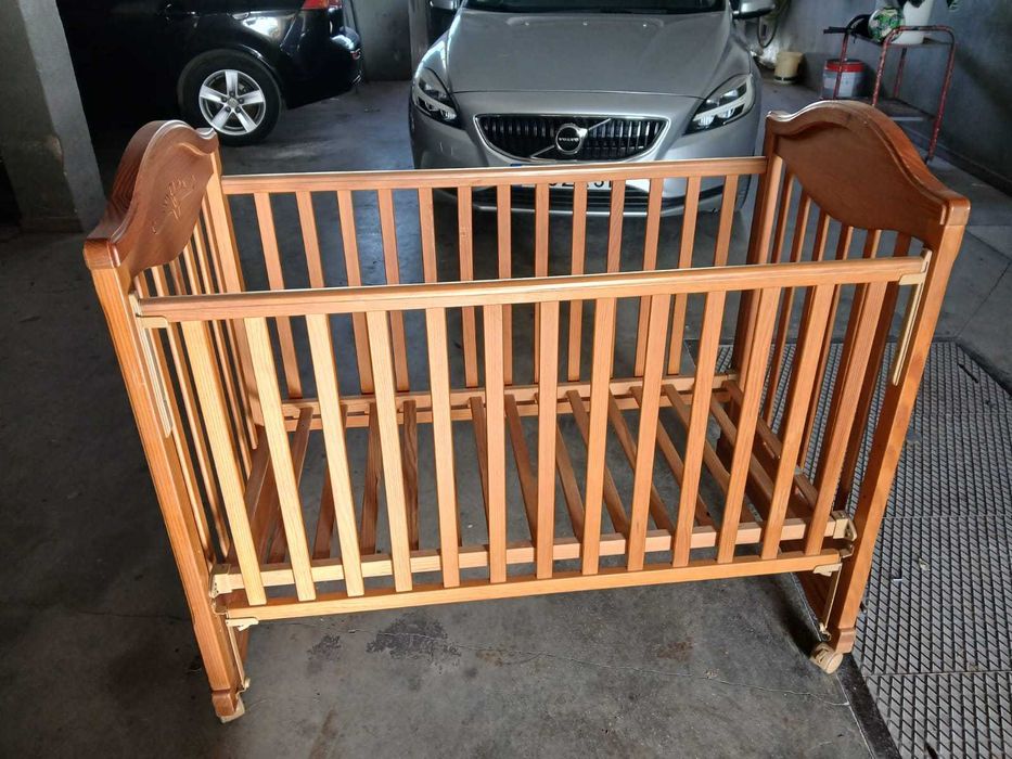 Cama/berço bebé em ótimo estado