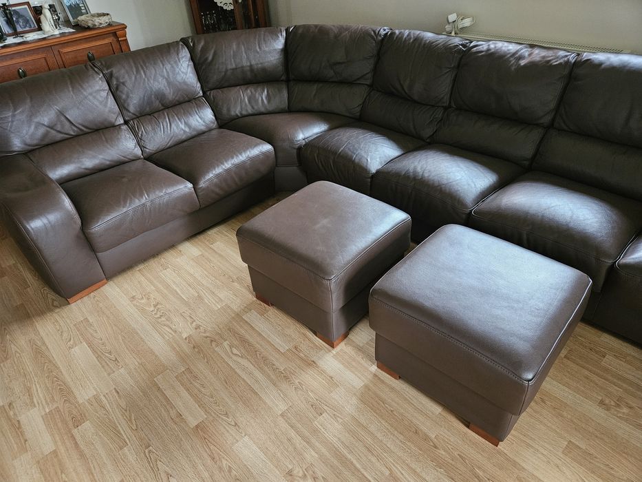 Narożnik TC meble dwie pufy i stolik