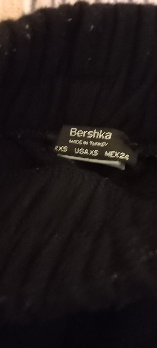 Штани аніме Bershka