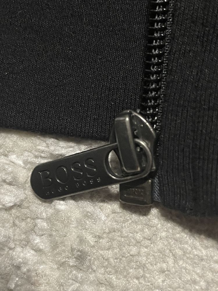 кофта hugo boss S стан ідеал