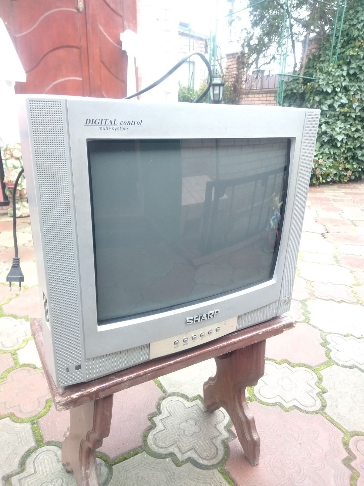 Продам телевизор в идеальном рабочем состоянии