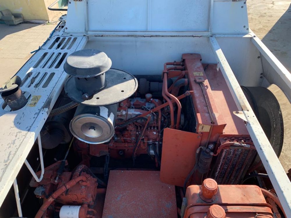 Ceifeira Fiatagri L517 com rastos