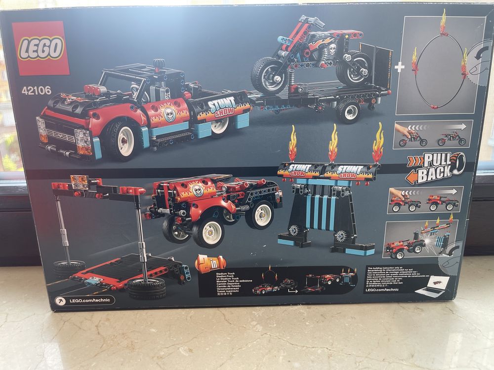 Lego Technic 42106 Stunt Show Truck & Bike