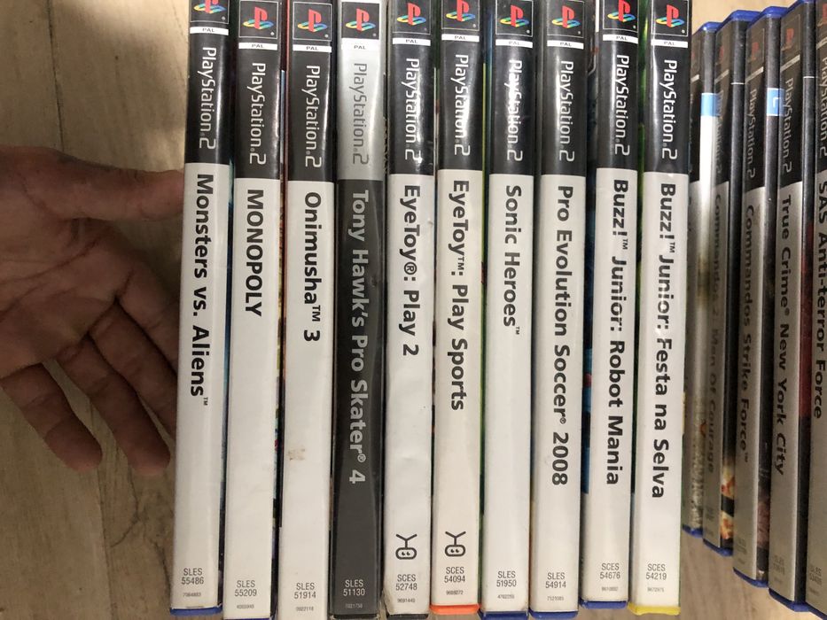 Vendo varios jogos ps2