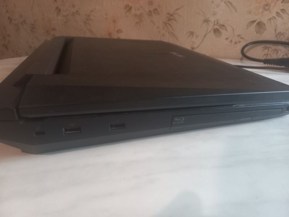 Игровой ноутбук ASUS ROG G74SX Core I7-2630QM 12 RAM 250 SSD NVIDIA
