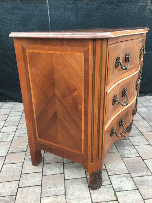 piękna stylowa komoda z drewna naturalnego-intersja