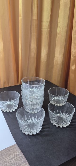 Stare szklane salaterki Komplet na 8 osób  starocia PRL T27