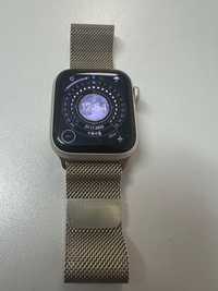 Apple Watch SE złoty