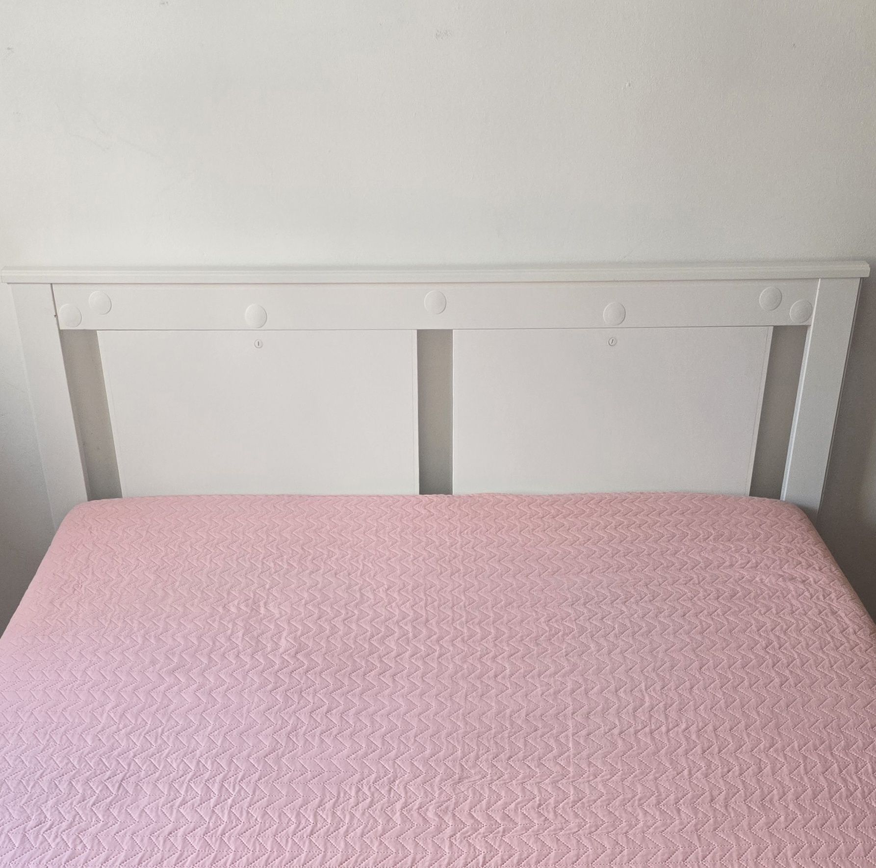 Cama de casal com 4 gavetões + estrado
