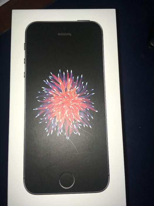 Smartphone Apple iPhone SE Preto - 16 GB