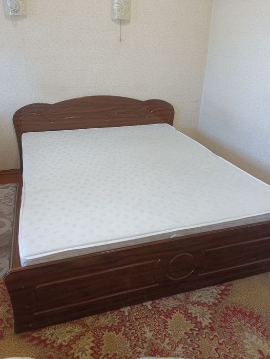 Двоспальне ліжко