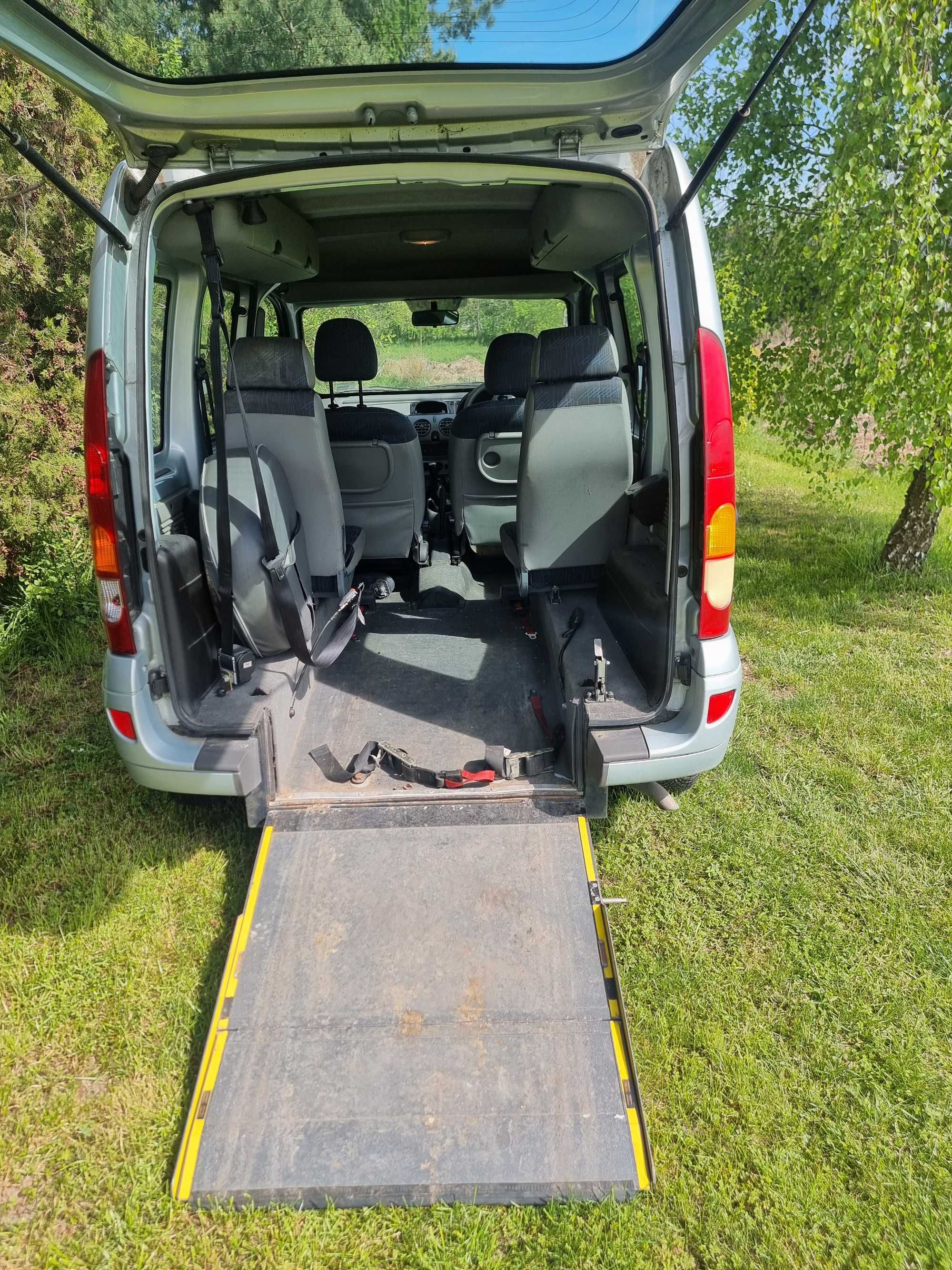 Renault Kangoo z rampą dla niepełnosprawnych