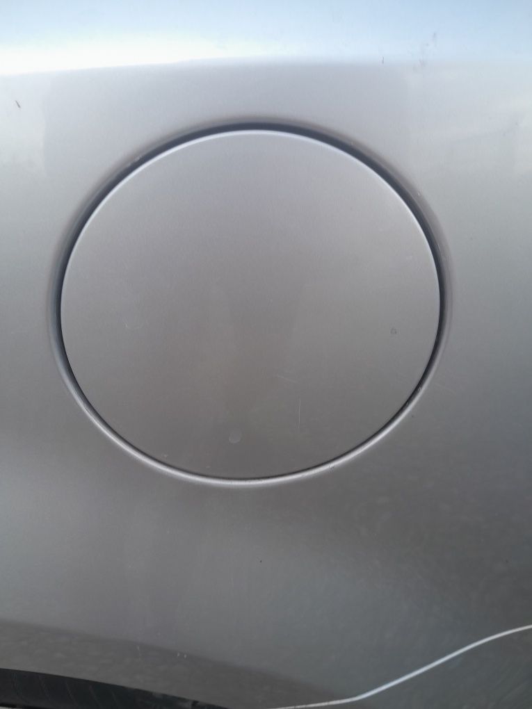 Klapka wlewu paliwa Kia Ceed 2007r kod lakieru 9S
