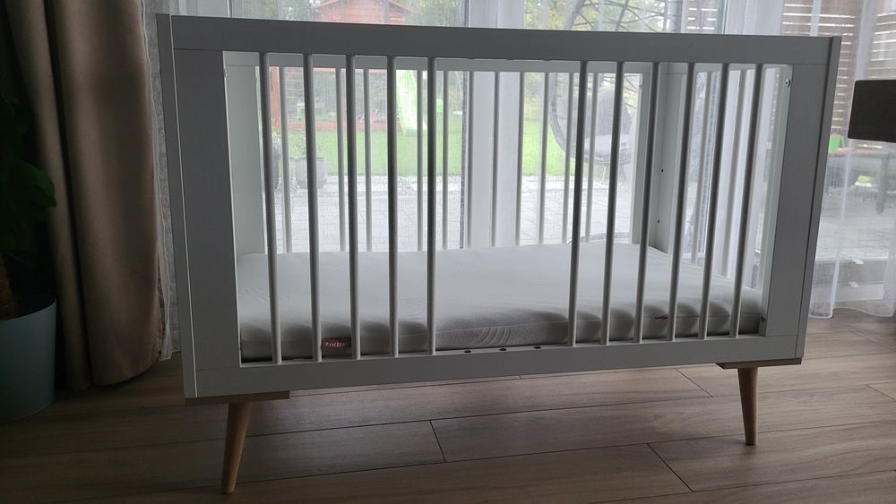 Łóżeczko 120x60 z materacykiem