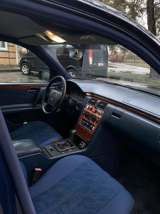 Продам Mercedes w210 2.0 газ/ бензин