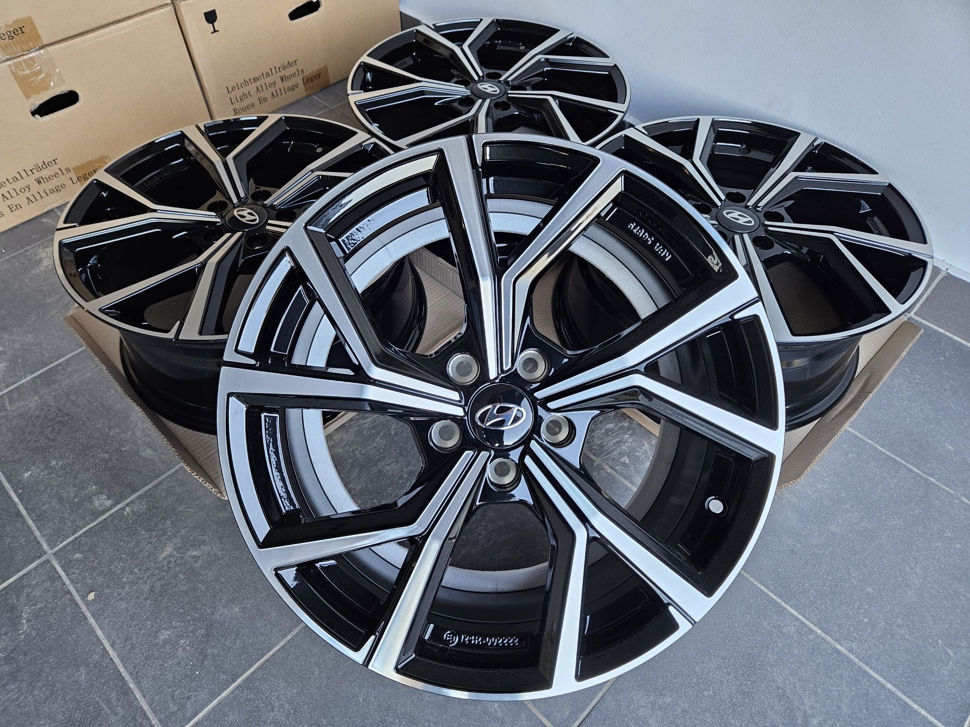 Hyundai 16 " Nowe 5x114,3 Felgi i30 ix20 Elantra Czarne