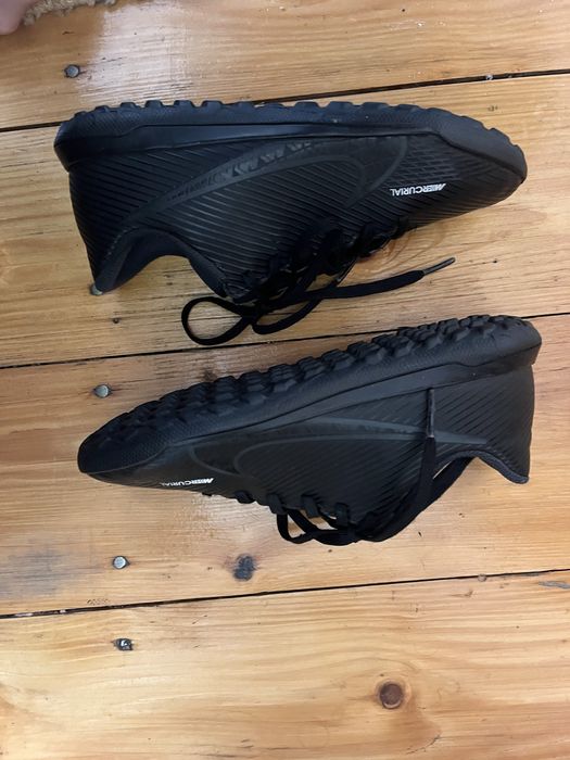 Чоловічі сороконожкі Nike 2023 рік