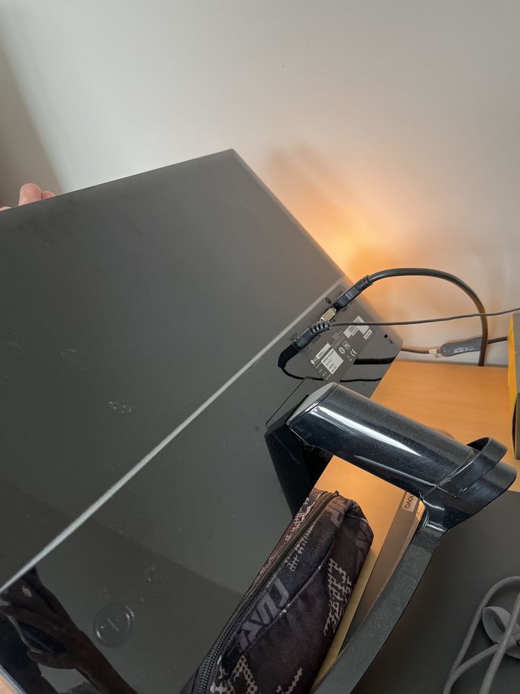 Monitor LG 21,6”