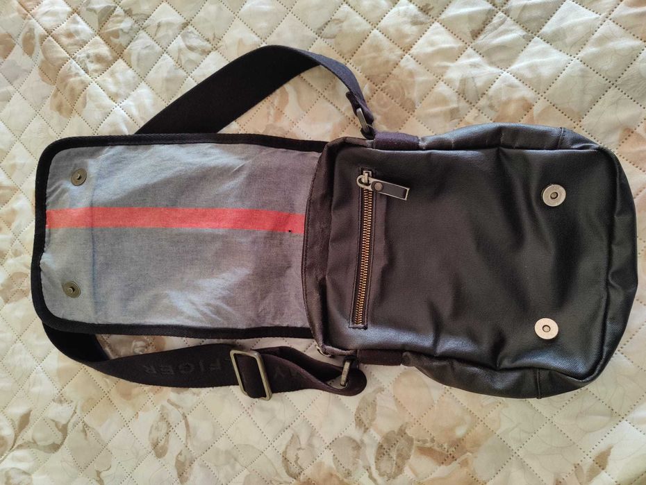Mala tiracolo Tommy Hilfiger em bom estado
