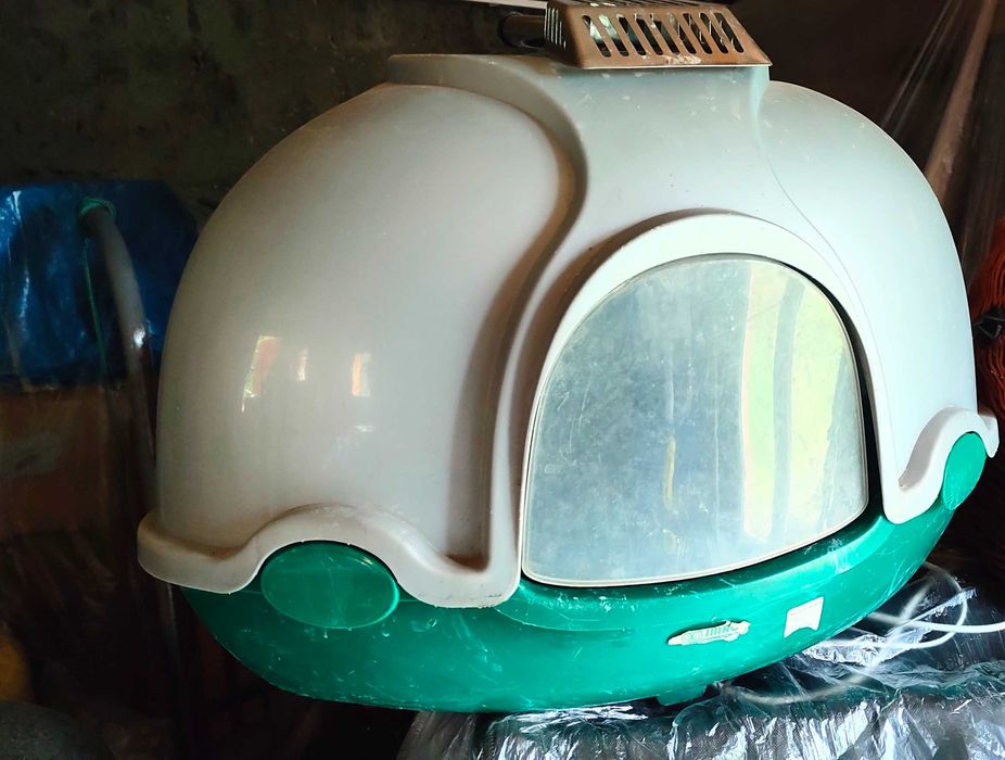 Kuweta dla kota zabudowana