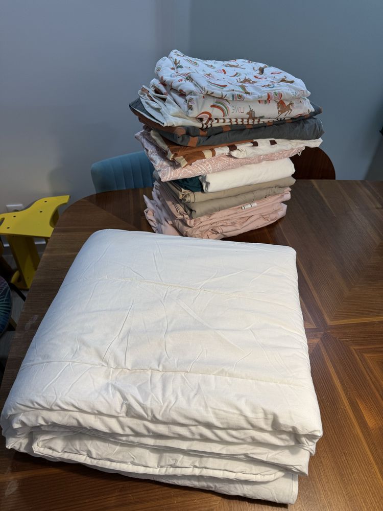 Lote de roupas de cama em ótimo estado