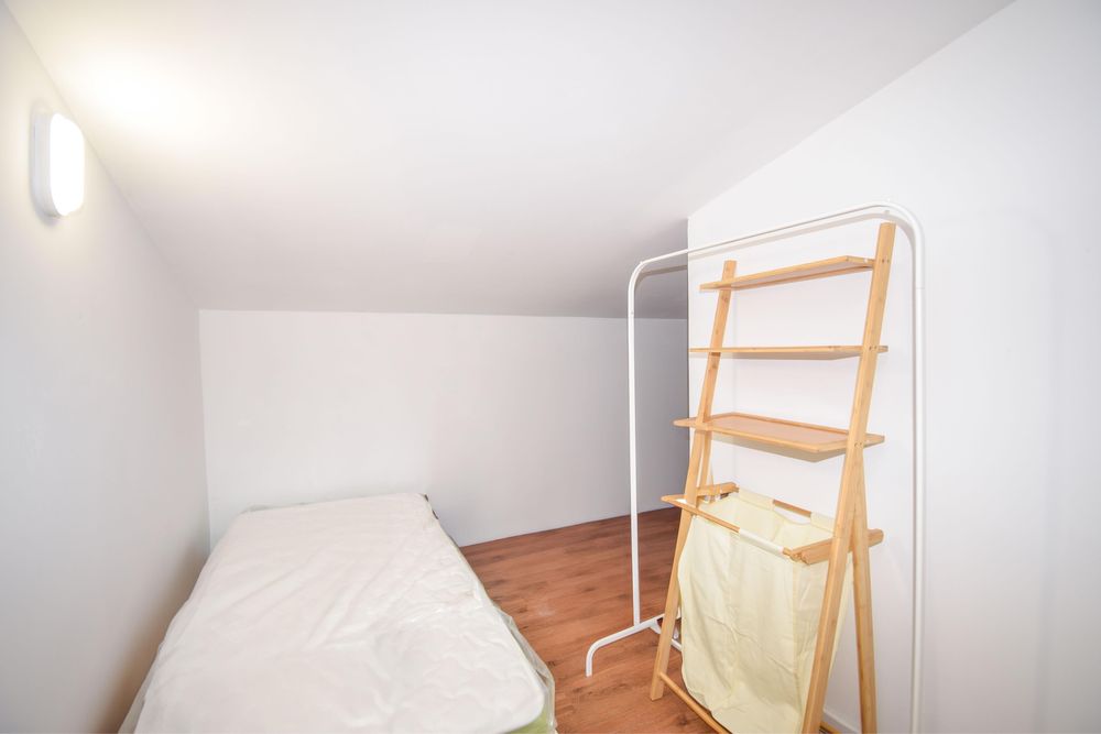 T3 Remodelado e mobilado - Atelier convertido em habitação