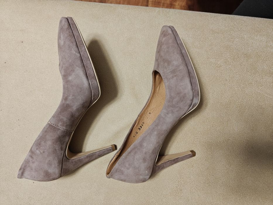 Замшеві новенькі